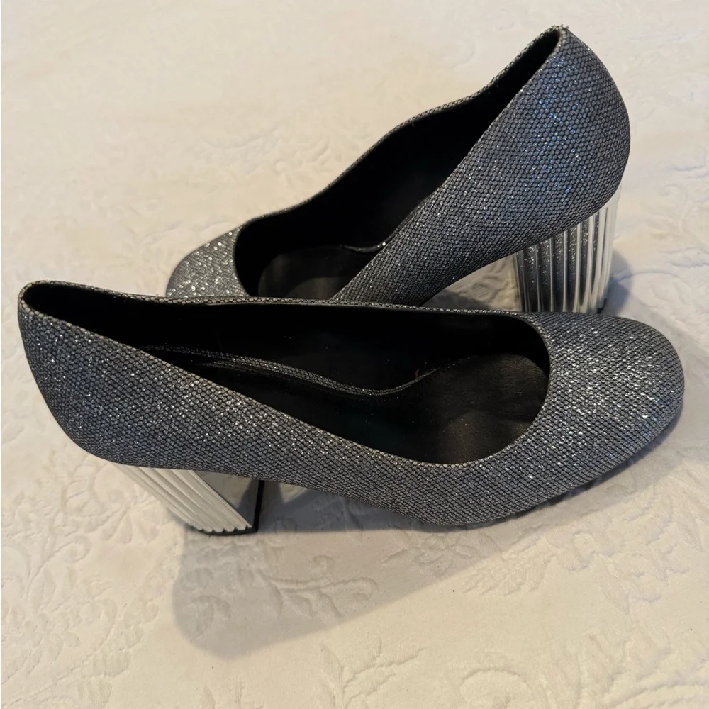 Michael Kors Porter Silver Block Heel Pumps size 8